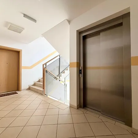 Apartment Klodzka Homely By Bookinghost Wroclaw